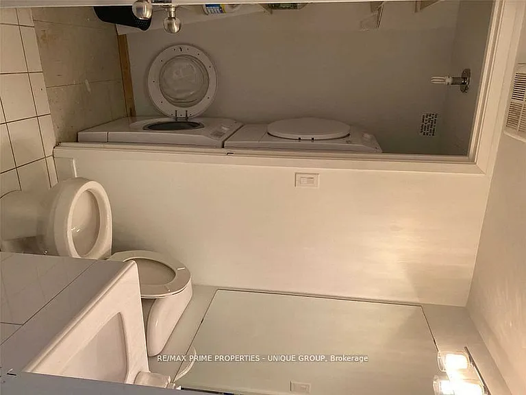 44 Gerrard St W #606 — Photo 12