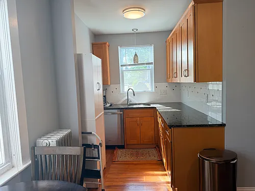 716 River Ave Photo 1