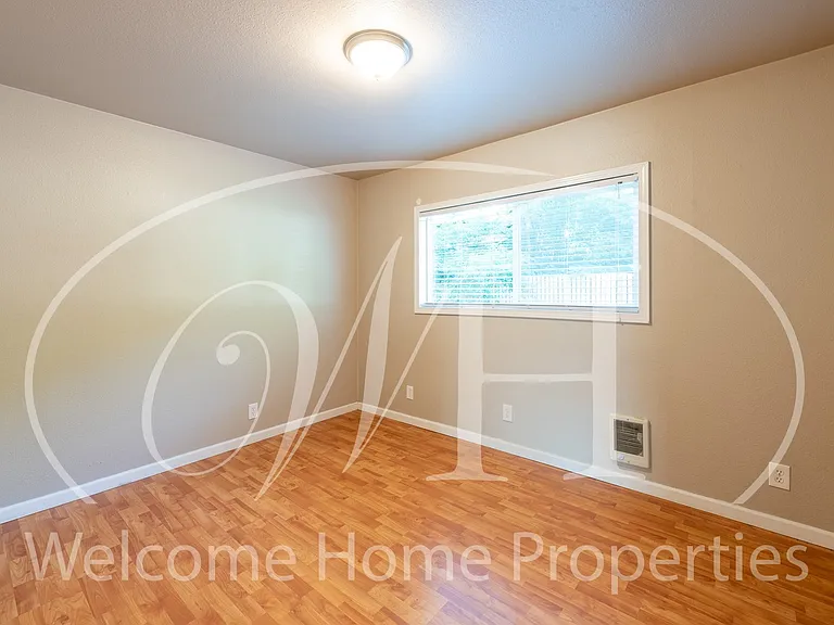108 SE 6th St — Photo 28