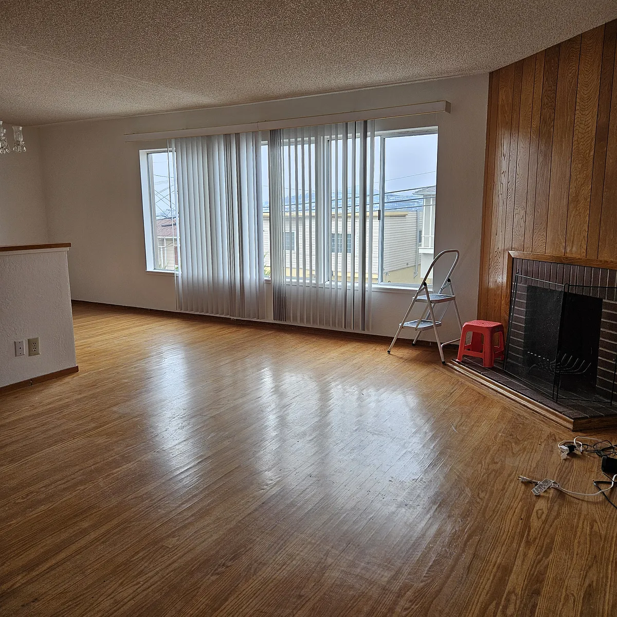 Living room - 83 Bellevue Ave #A