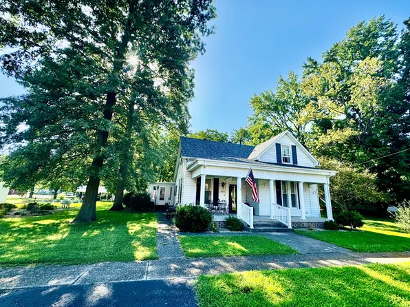 304 S Powell St, Norris City, IL 62869