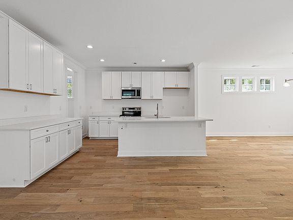 3rd image of 265 Pickens St