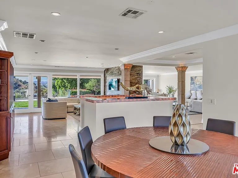 2177 Summitridge Dr — Photo 9
