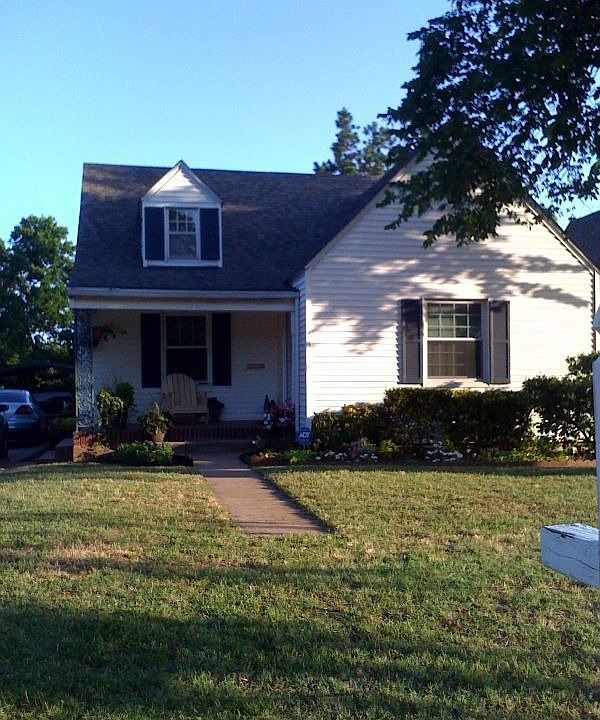 1st image of 519 E 8th St