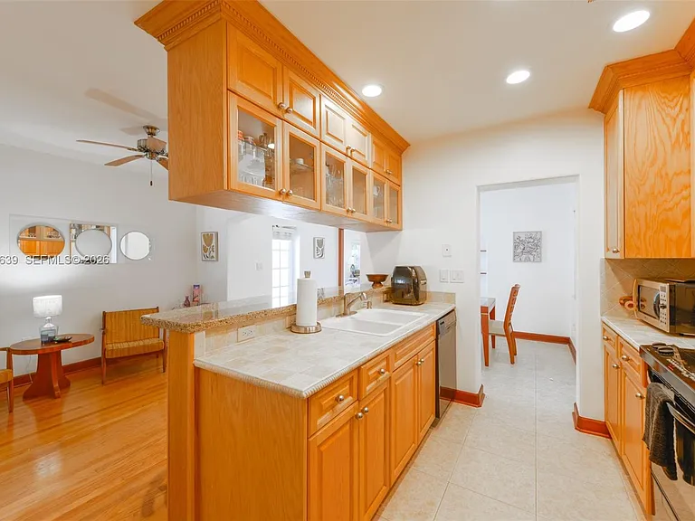 3031 SW 2nd Ave — Photo 10
