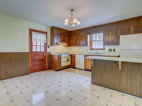 2nd image of 3137 Fleming Ave NW