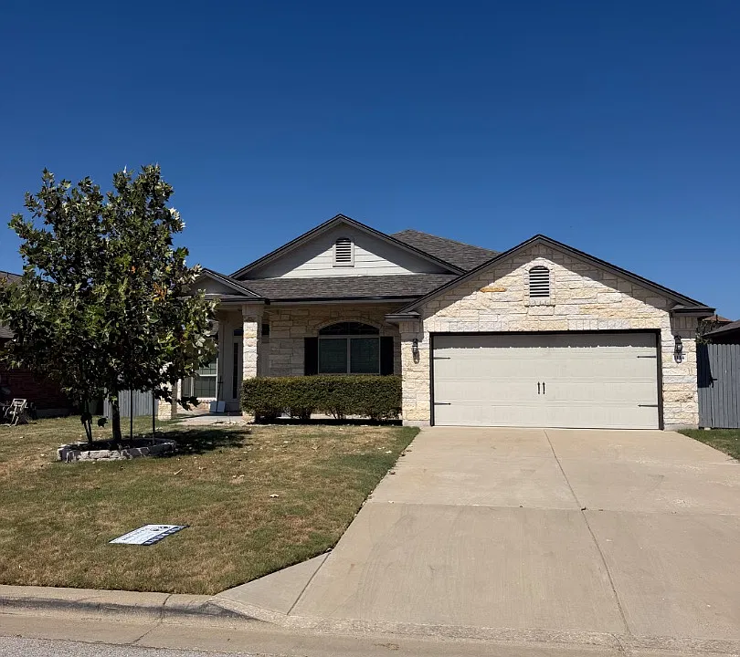 1114 Emerald Gate Dr