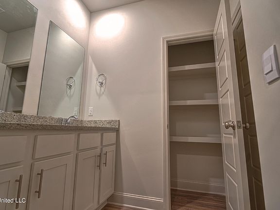 5th image of 228 Deerfield Club Dr