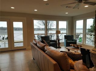 908 Kiowa Dr E, Lake Kiowa, TX 76240
