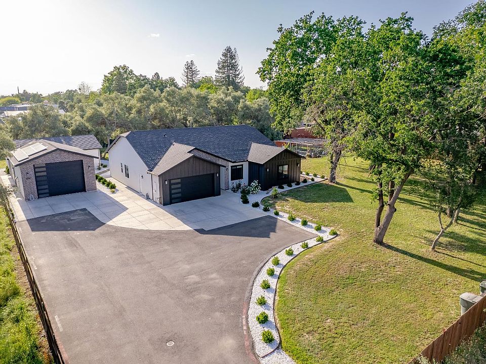1st image of 8047 Holly Dr