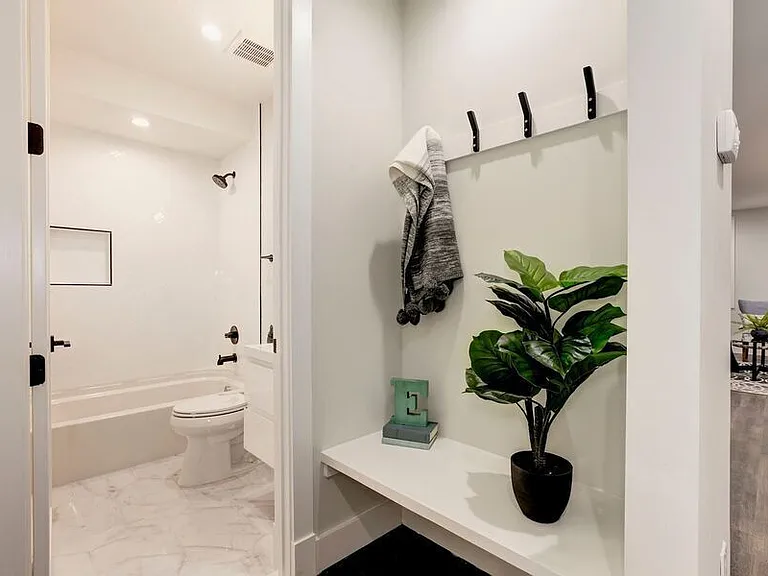 1331 Taylor St NW #1 — Photo 20