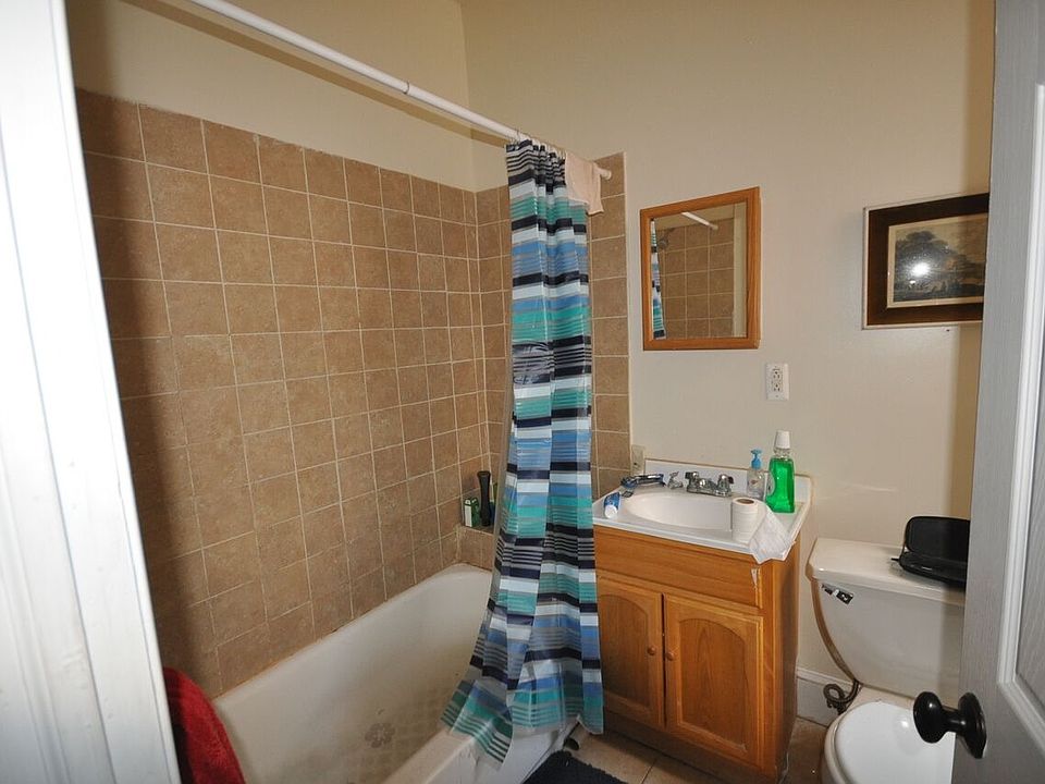 2nd image of 1867 N Willington St