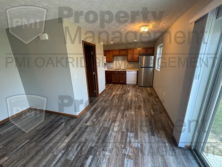 771 Meadow Glen Ave — Photo 4