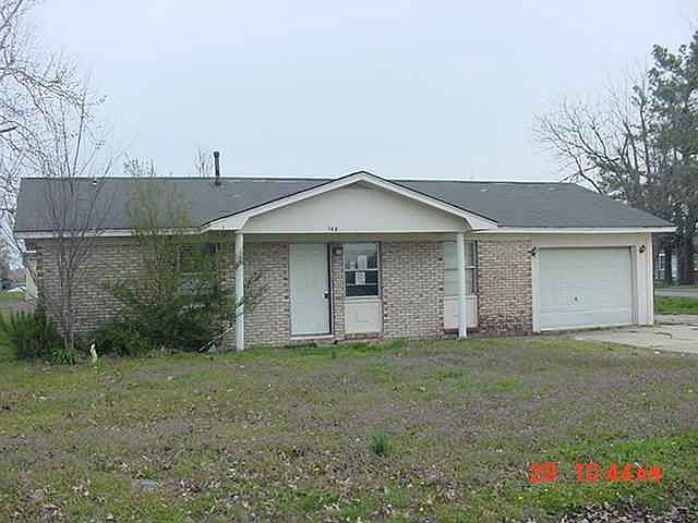 1st image of 102 Marti St