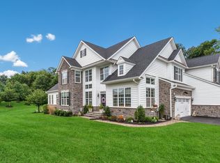75 Hillyer Ln, Newtown, PA 18940