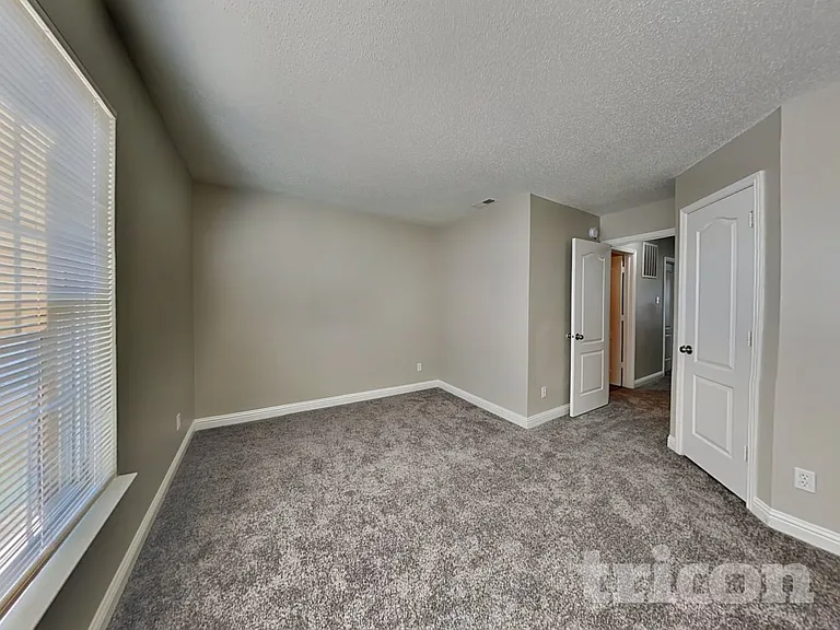 1840 Blackmore Dr — Photo 10