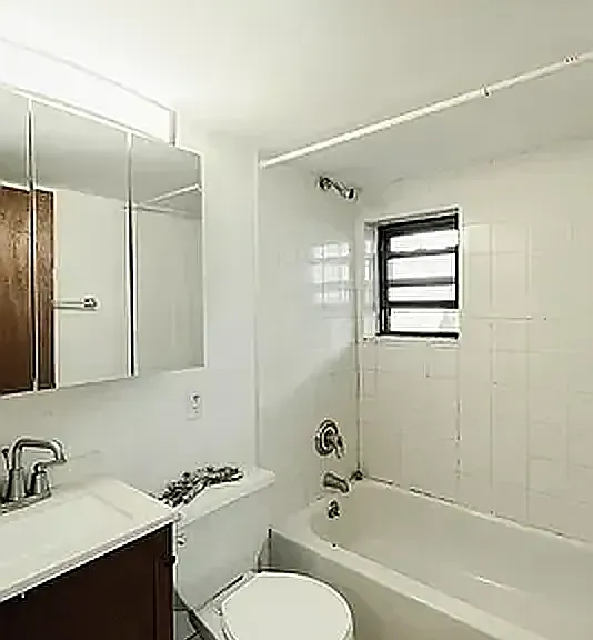 29 7th Ave S #4C — Photo 11