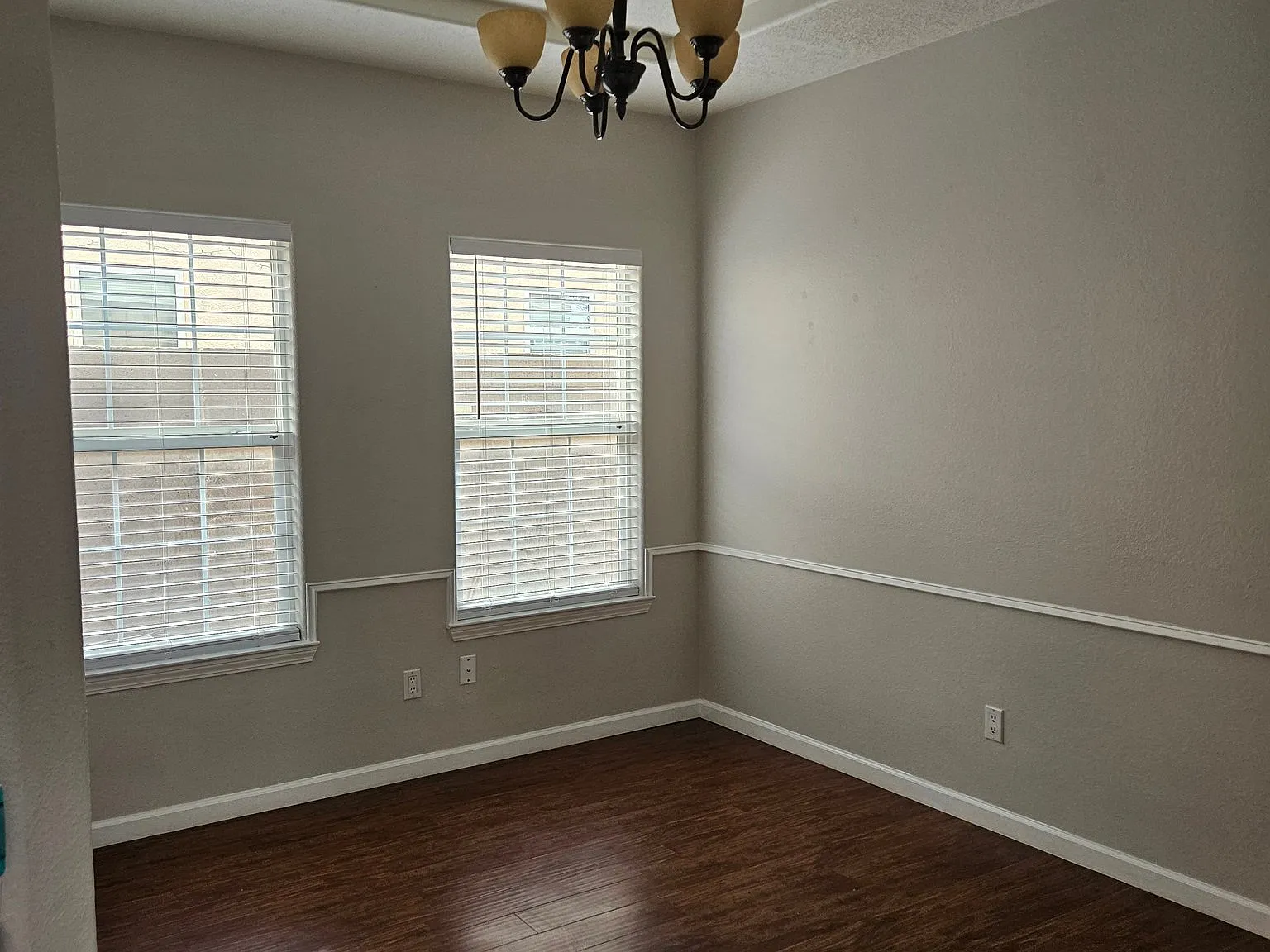 Spacious 3 Bed, 2.5 Bath Home Next to Domingo Baca Park — Photo 4
