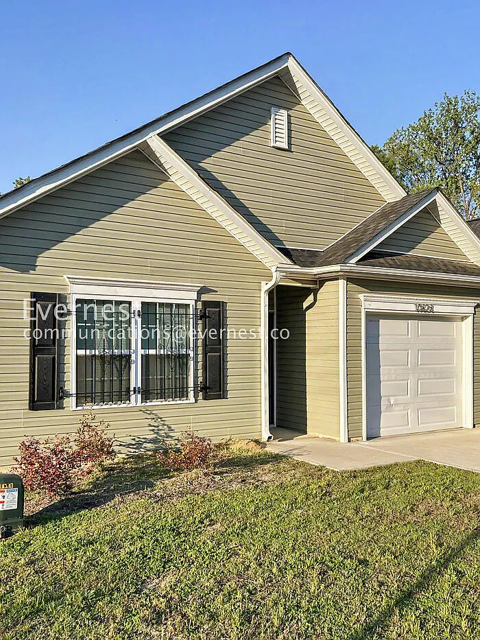 Building Photo - 10828 Mount Holly Rd