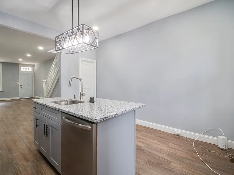 2728 Winchester St — Photo 12