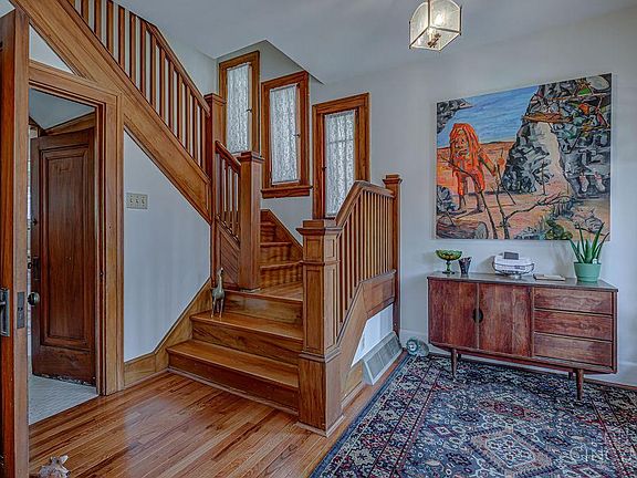 4th image of 839 Suire Ave