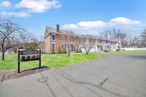 54 E Silver St #B Photo 1