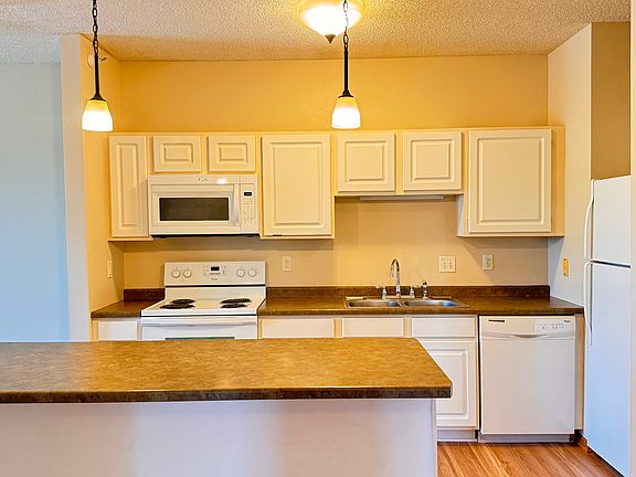 5th image of 1776 Maryland Ave E APT 309