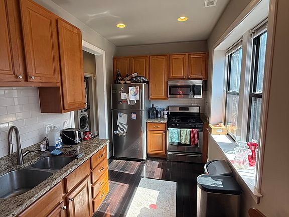 4th image of 2119 W North Ave APT 3F