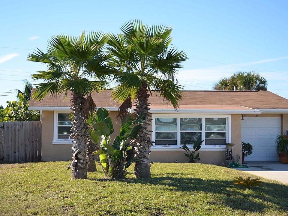 1st image of 34 Poinsettia Dr