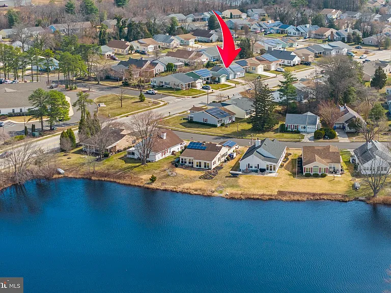224 Huntington Dr — Photo 4