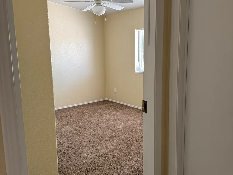 1554 N Guam St #1 — Photo 11