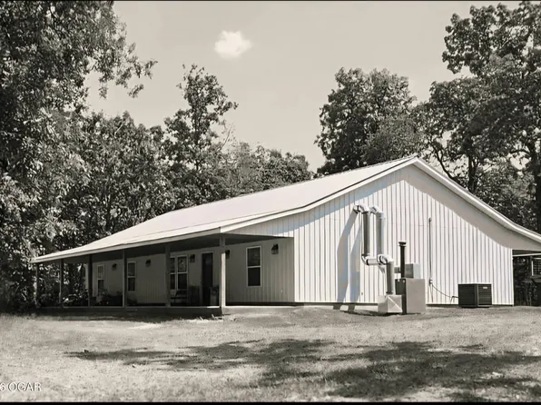 5711 Westview Rd, Neosho, MO 64850