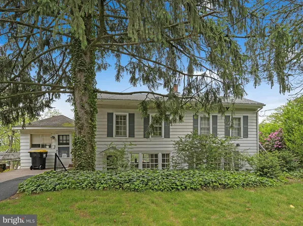 2240 Mahantongo St, Pottsville, PA 17901