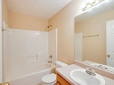 1747 Ohio Ct — Photo 5