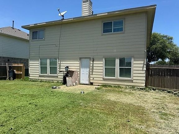 4th image of 11001 Groveshire Dr