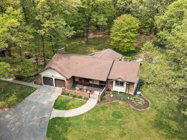 6207 Oak Valley Dr NE, Belmont, MI 49306