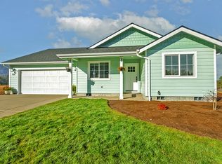 1106 Cascade Loop, Cave Junction, OR 97523