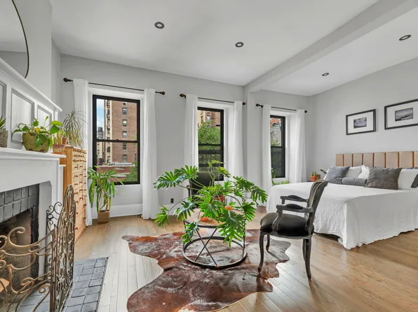 72 East 93rd Street image 9 of 16