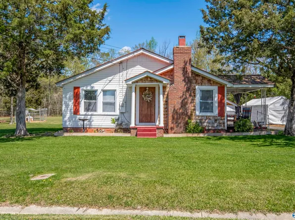 104 Taylor Rd, Gadsden, AL 35905