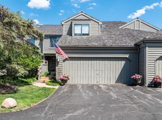 880 Longmeadow Ct, Barrington, IL 60010