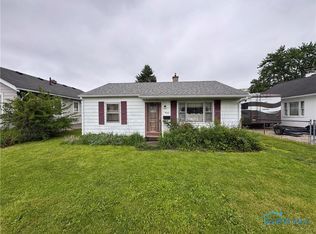 1525 Reswick Dr, Oregon, OH 43616