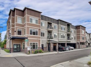 4005 NE 3rd Pl UNIT B, Renton, WA 98056