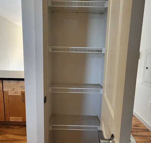 712 W Spruce St — Photo 12