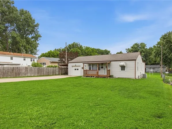 1209 SW Eugene St, Blue Springs, MO 64015