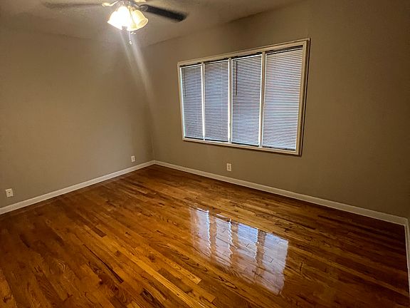 3rd image of 618 Storeywood Dr
