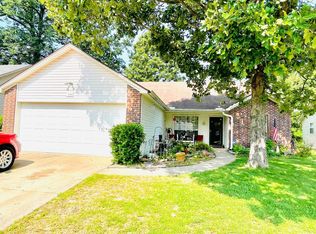 30 Redleaf Cir, Little Rock, AR 72210