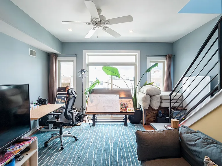1834 Poplar St #2 — Photo 16