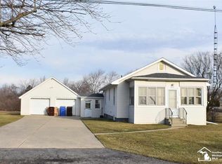 2777 Fix Rd, Monroe, MI 48162