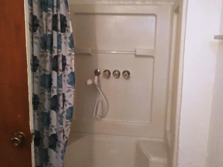 1501 NW Williams Ave — Photo 2