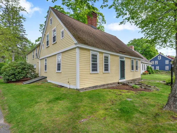 11 Liberty Street, Clinton, CT 06413